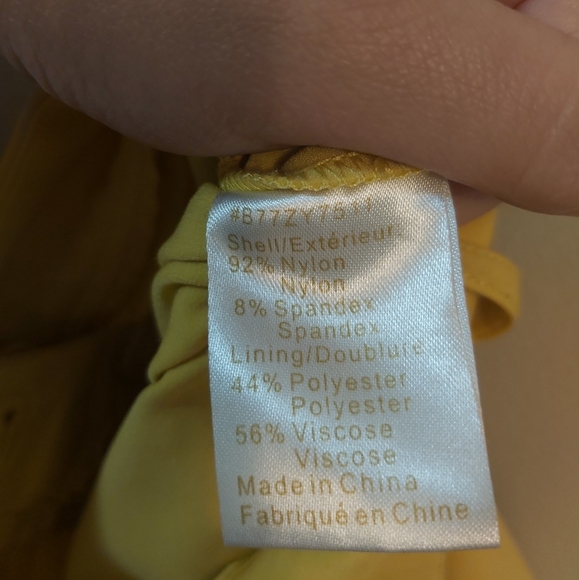 Sandra Angelozzi Yellow Pants with Decorative Zippers Size 6 - Picture 5 of 5